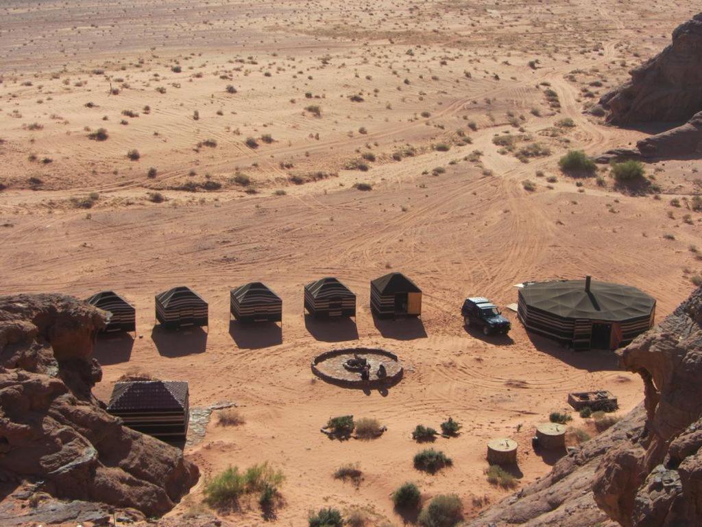 Bedouin Whispers Camp Appartamento Wadi Rum Esterno foto